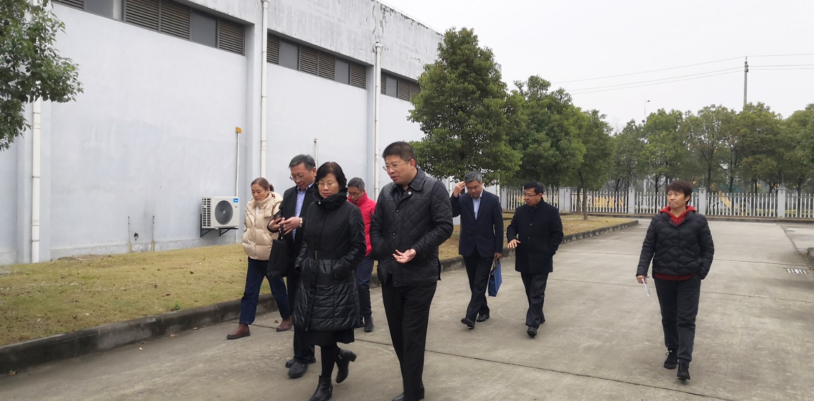 省药监局于萌总监来我司调研_cr.jpg